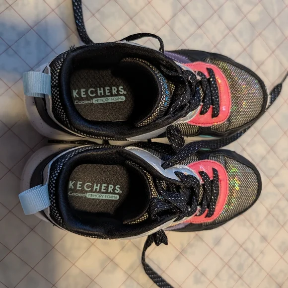 Girl's 13 Skechers Memory Foam Tennis Shoes Rainbow Holographic - Picture 6 of 7
